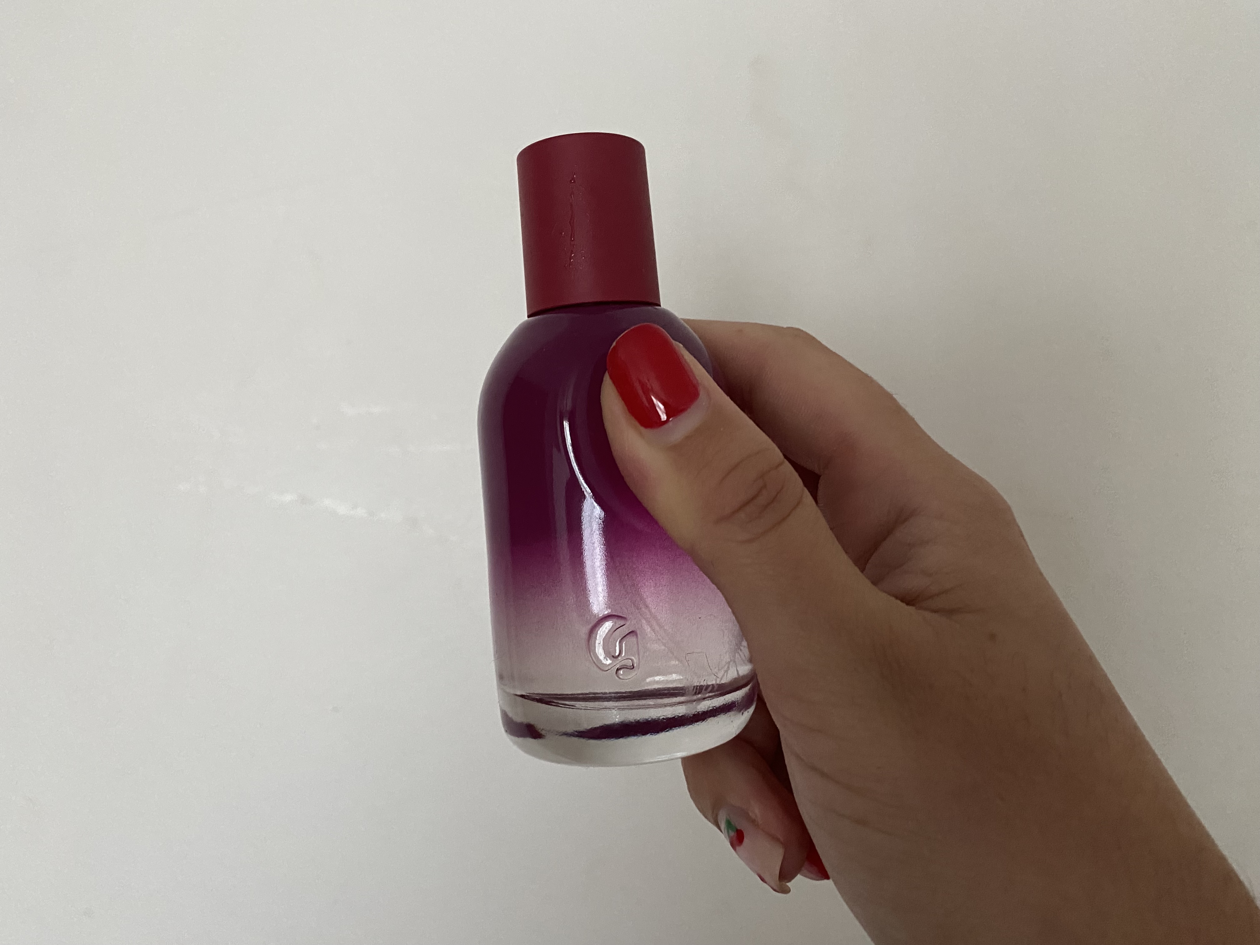 Vanessa's Glossier Rêve perfume review | Space NK Vanessa's Glossier Rêve perfume review | Space NK